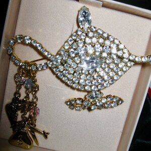 KIRKS FOLLY SIGNED,NAMED VERY RARE ALADDING MAKE A WISH MAGIC LAMP BOOCH